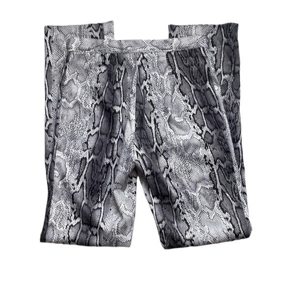 ISIS | Black & White Snakeskin Print Stretch Pants - Picture 2 of 5